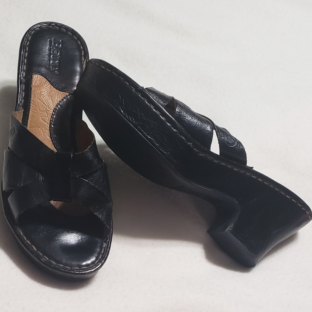 Born Black Leather Sandals In Size 9 In Like New Condition